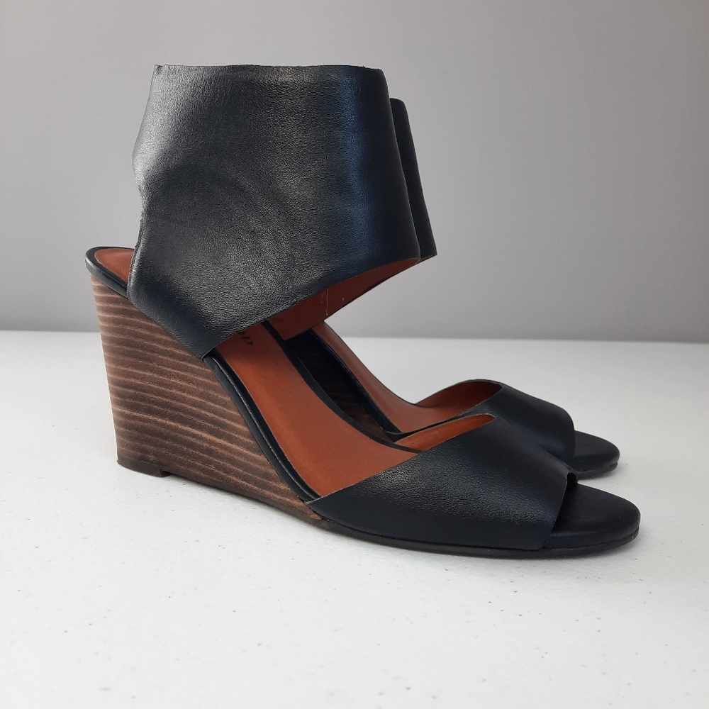 PRICE FIRM - Lucky Brand Raisza Black Leather Wedge Sandals size 9